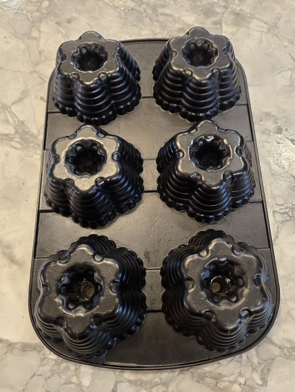 Vintage Cast Aluminium Nordic Ware Festival 6-Cup Mini Bundt Cake Pan Nordicware